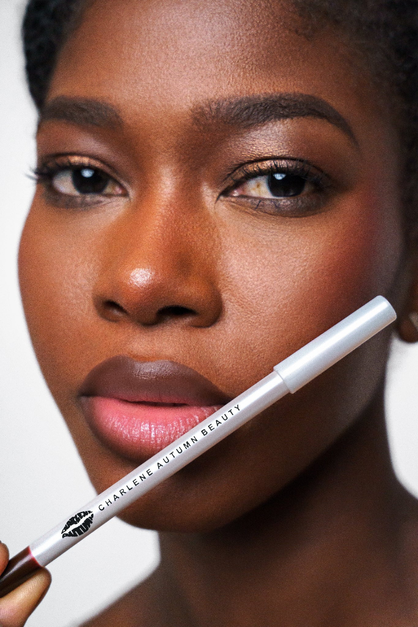 Supreme Lip Accessory Lip Liner